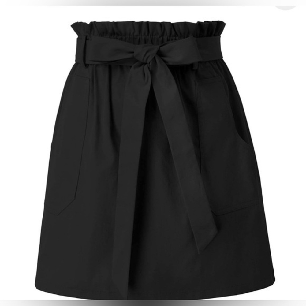 Kancy Kole black short skirt w/paperbag waist, sash & pockets 🖤